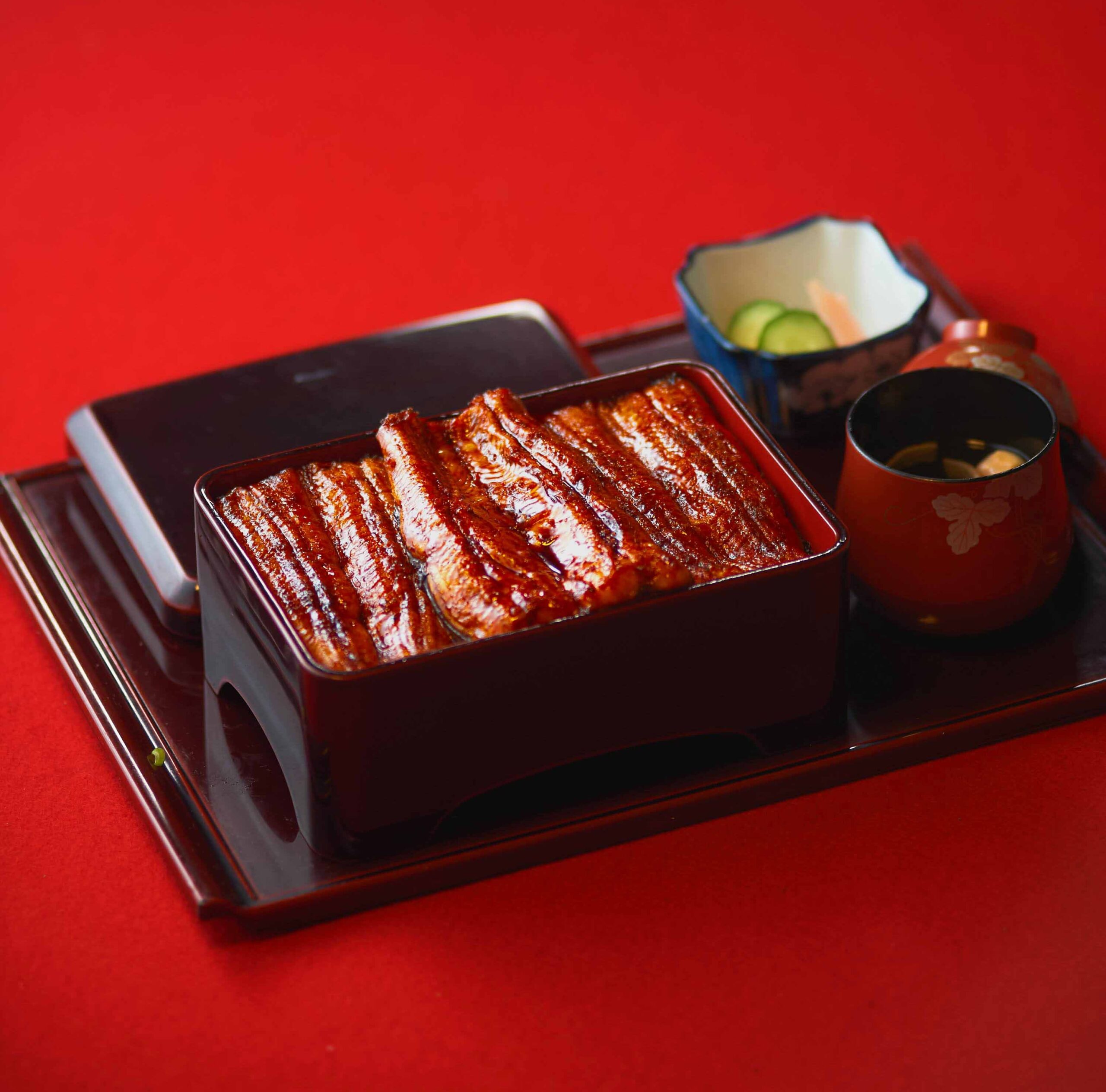 ふっくらと焼き上げた小松園のうな重